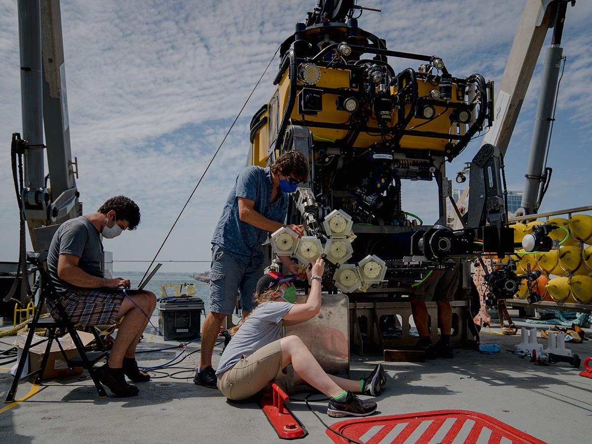 eam members aboard the research vessel Falkor, prepare the RAD-2 for a deep-sea dive