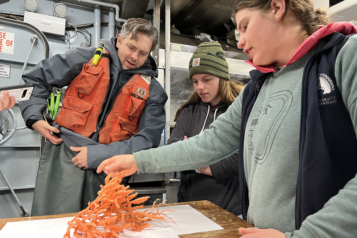 Researchers aboard the R/V Endeavor