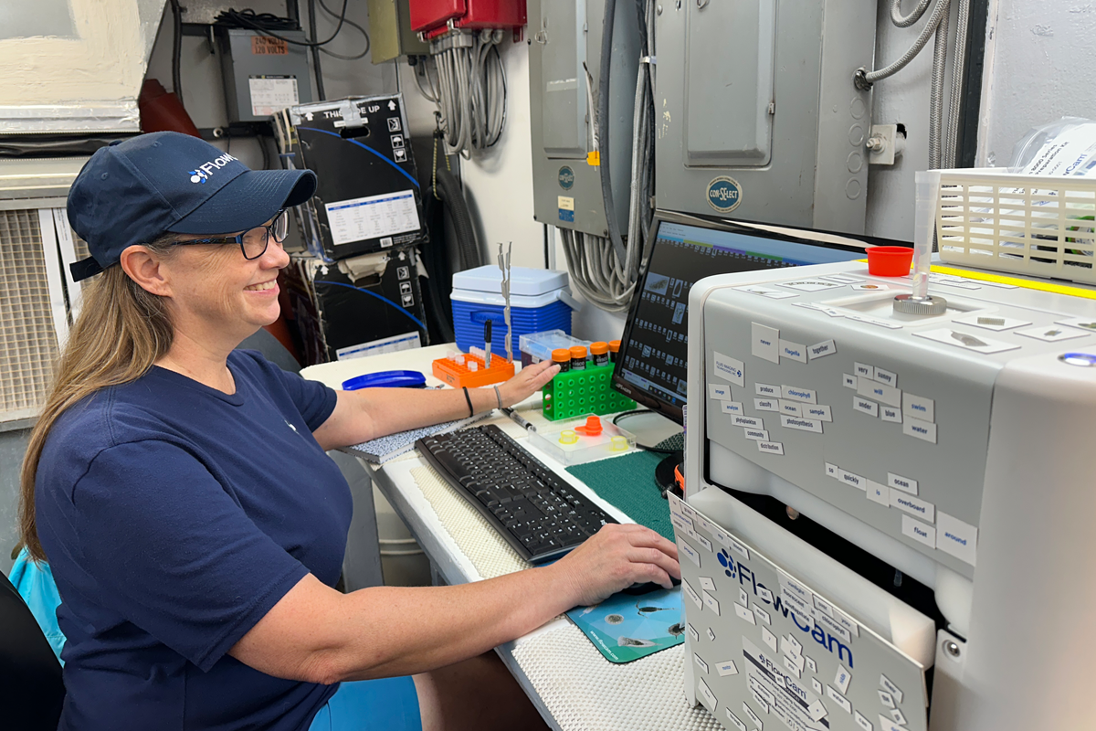 Laura Lubelczyk uses the FlowCam