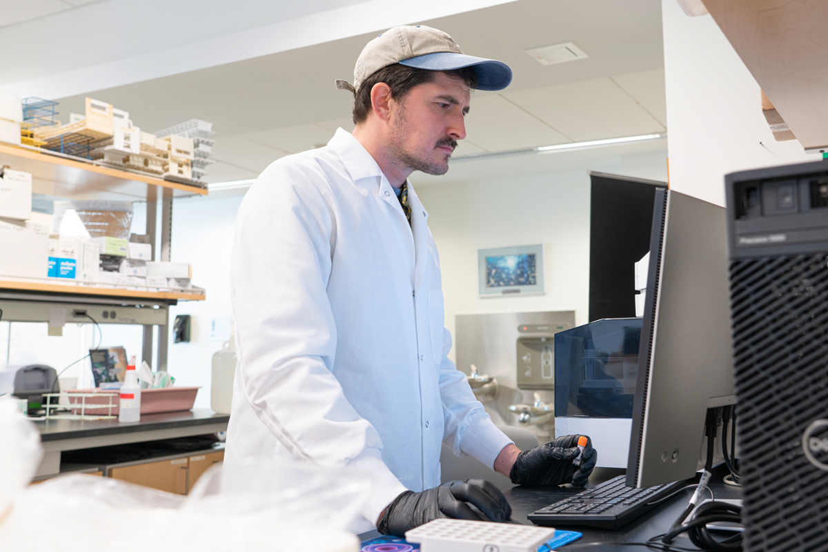 Greg Gavelis, bioinformatician