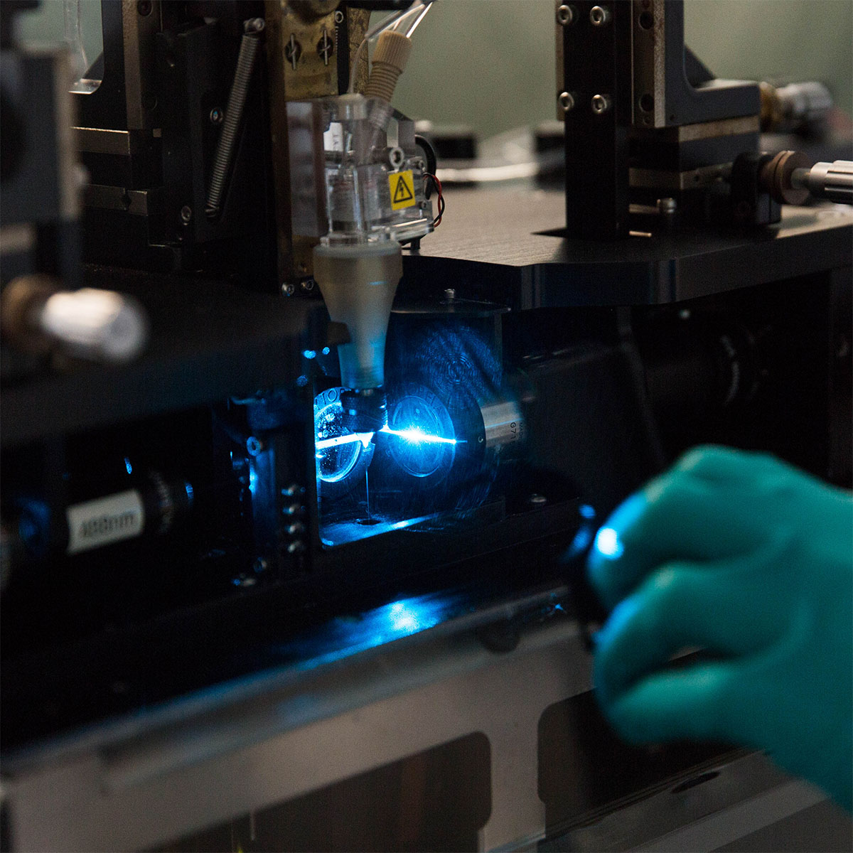 Analysis using a laser